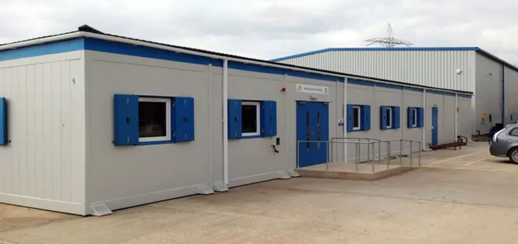 Stroškovno učinkovite modularne jeklene zgradbe