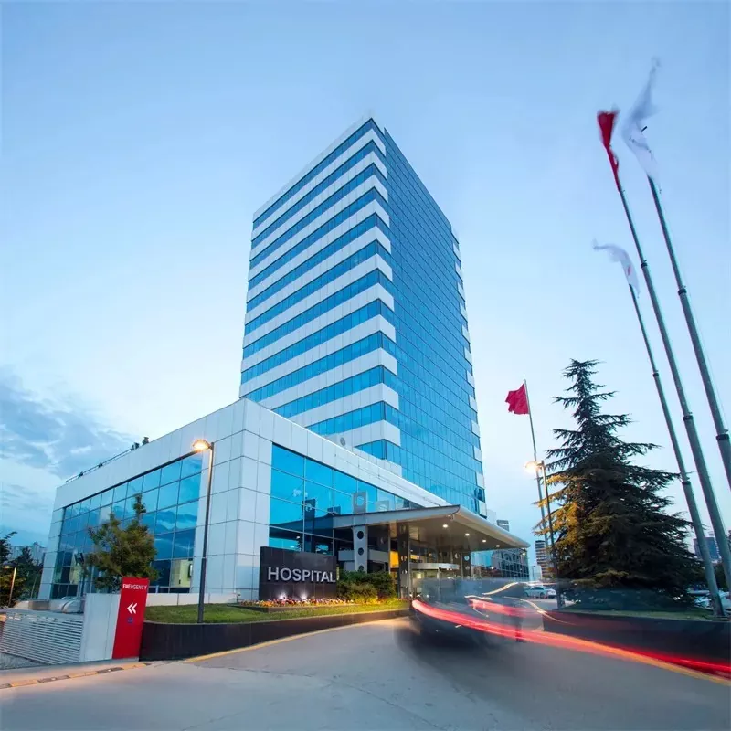 Modularna bolnišnična stavba z jeklenim okvirjem