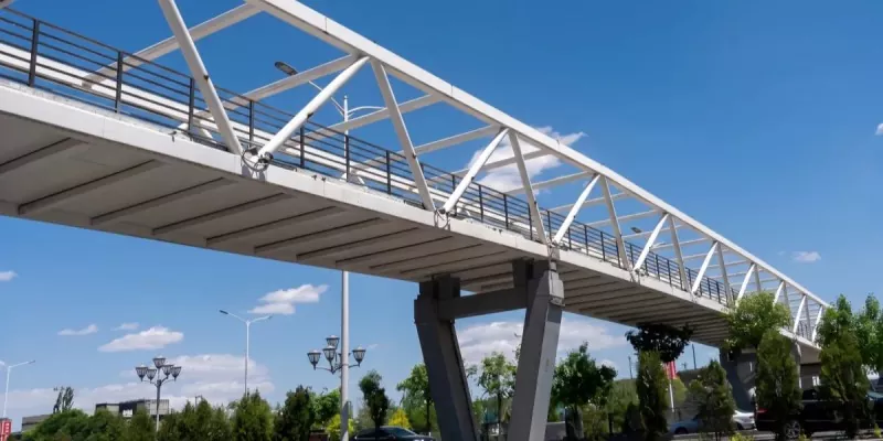 Jeklena konstrukcija Gradnja mestnih brvi