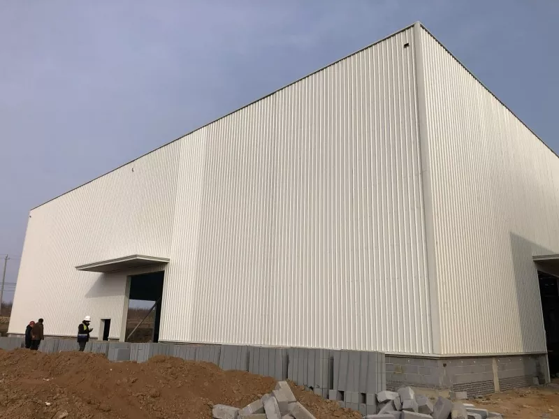 Dvonadstropna gradnja jeklarske industrijske delavnice